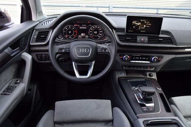 Audi Q5 II - deska rozdzielcza