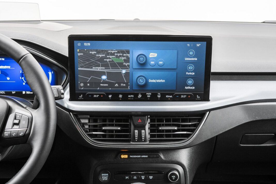 Ford Focus Active X Kombi 1.0 EcoBoost Hybrid 155 - test (2022) - system multimedialny SYNC4