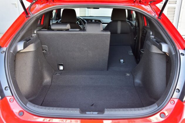 Honda Civic X - bagażnik hatchback