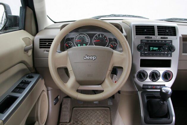 Jeep Patriot - deska rozdzielcza