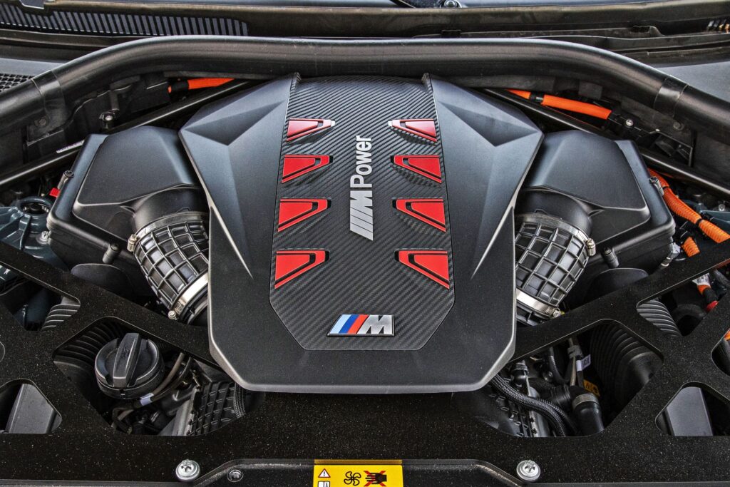 BMW XM - silnik