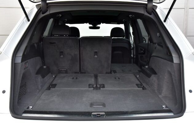 Audi Q7 II - bagażnik