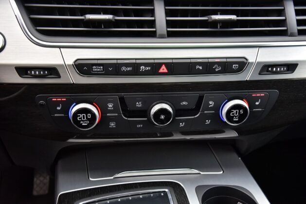Audi Q7 II - panel klimatyzacji
