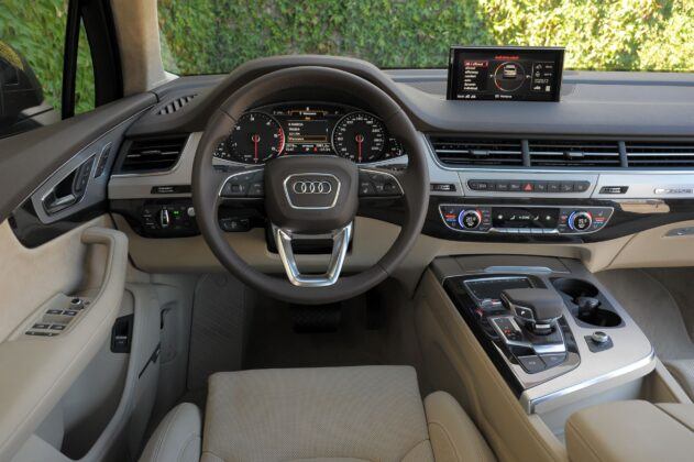 Audi Q7 II - deska rozdzielcza