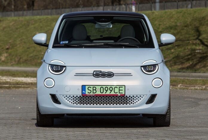 FIAT 500 III BEV Icon 42kWh 118KM 1AT FWD SB099CE 03-2021
