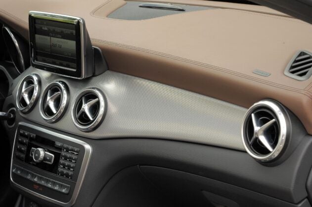 Mercedes GLA X156 deska rozdzielcza