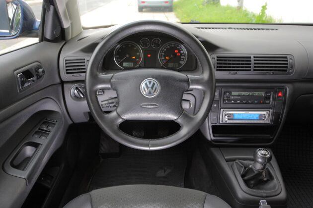 Volkswagen Passat B5 - deska rozdzielcza