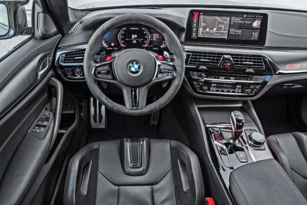 BMW M5 - deska rozdzielcza