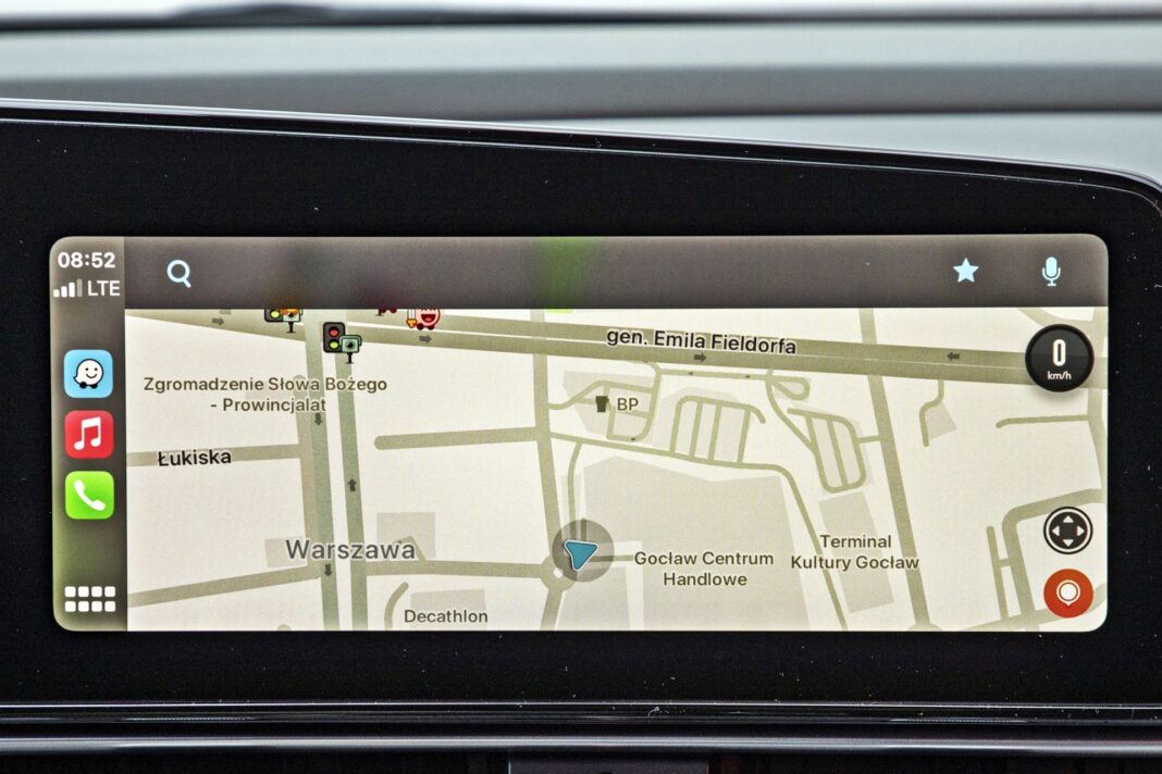Hyundai Elantra - Apple CarPlay