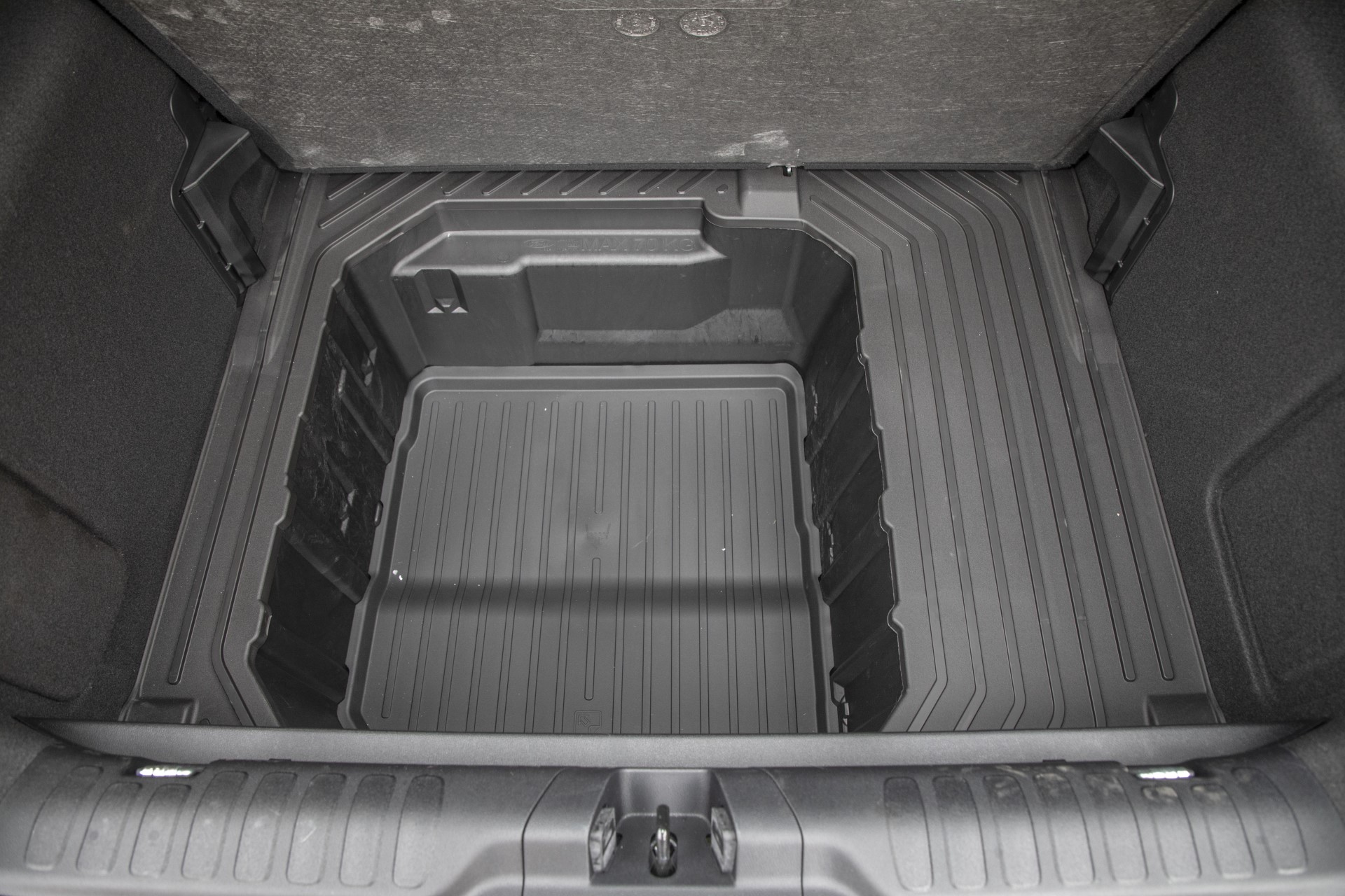 Ford Puma ST - schowek w bagazniku