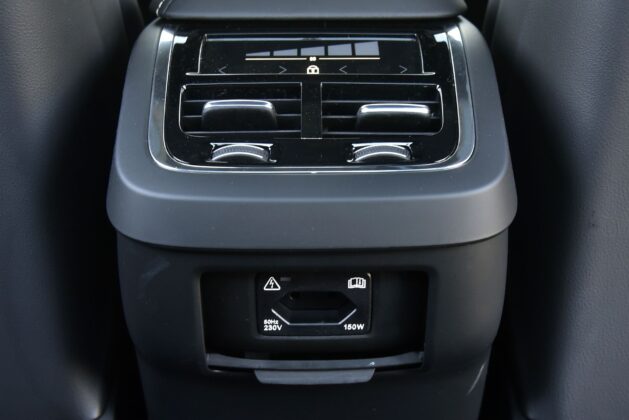 Volvo S60 III - panel klimatyzacji