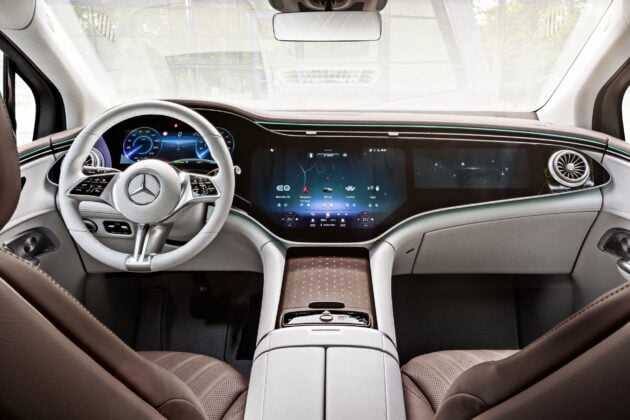Mercedes EQE SUV - deska rozdzielcza