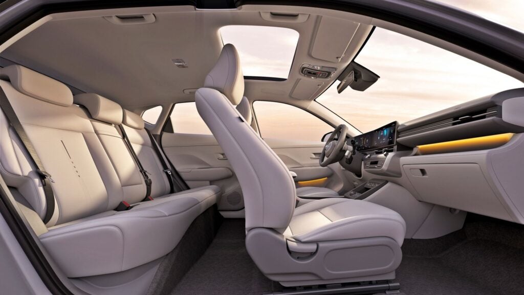 Nowy Hyundai Kona (2023) - wnętrze