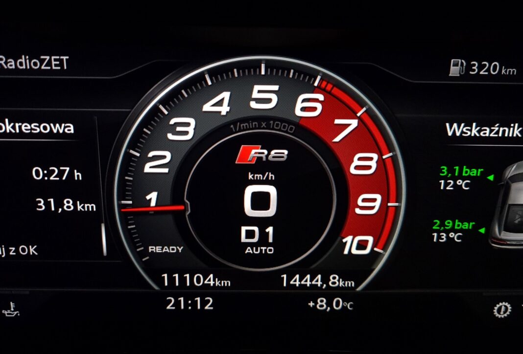 Audi R8 V10 RWD - czerwone pole