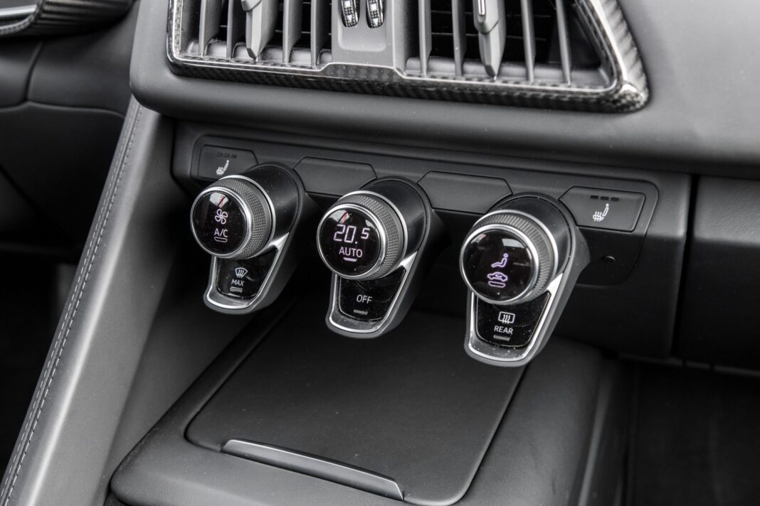 Audi R8 V10 RWD - klimatyzacja
