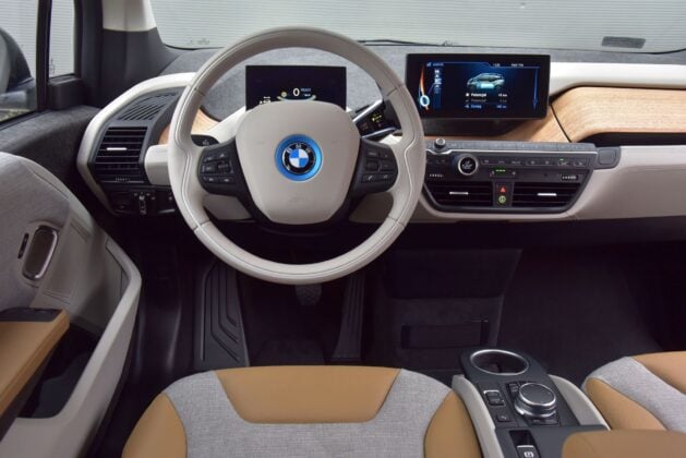 BMW i3 - deska rozdzielcza