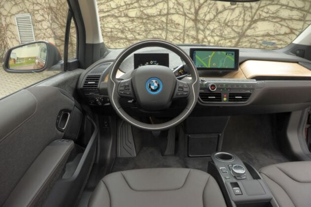 BMW i3 - deska rozdzielcza