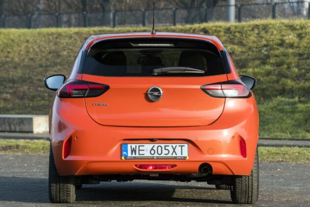 Opel Corsa F - tył