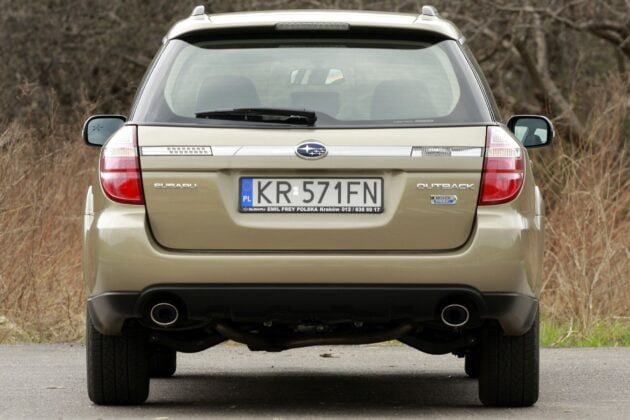 Subaru Outback III - tył