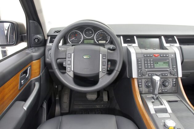 Range Rover Sport I - deska rozdzielcza