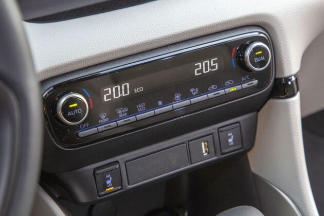 Toyota Yaris IV - panel klimatyzacji