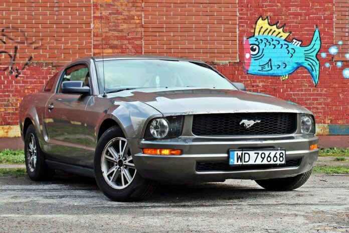 Ford Mustang V - przód