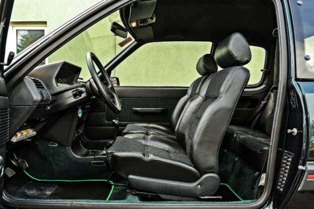 Peugeot 205 GTi - fotele przednie