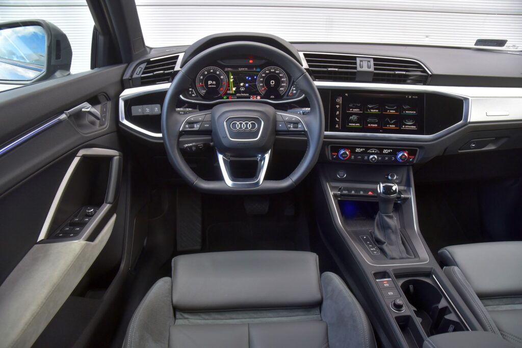 Audi Q3 II - deska rozdzielcza
