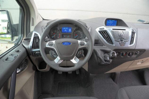 Ford Transit Custom - deska rozdzielcza