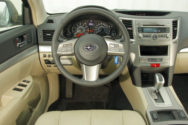 Subaru Legacy V - deska rozdzielcza