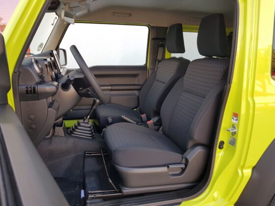 Suzuki Jimny IV - fotele