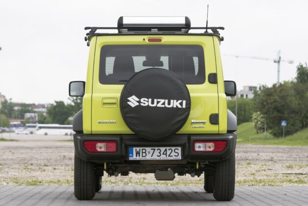 Suzuki Jimny IV - tył
