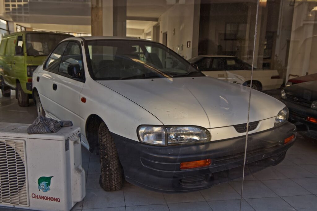 Un showroom Subaru abandonat