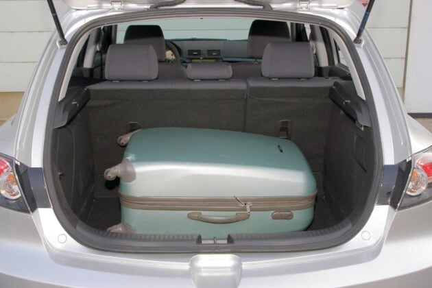 Mazda 3 I - bagażnik