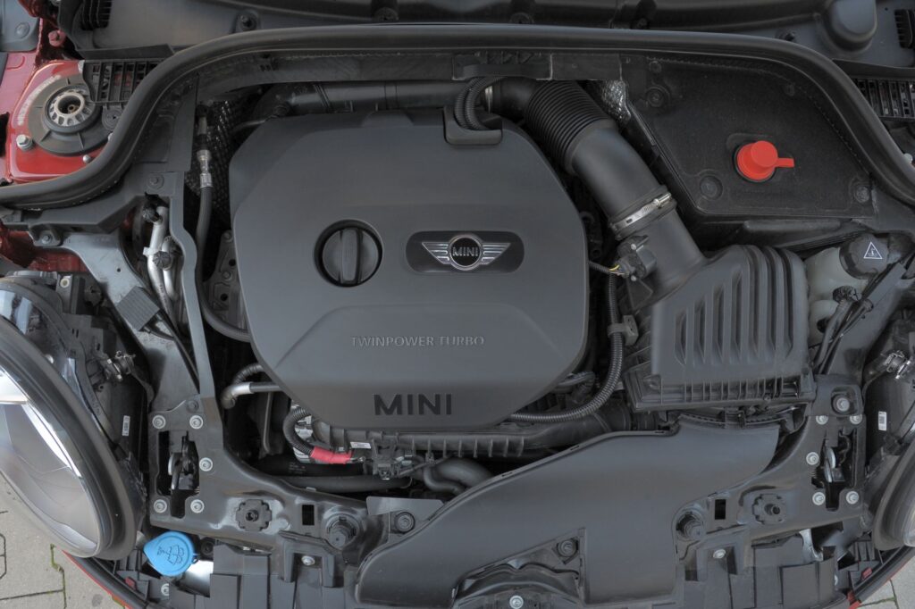 Mini III - silnik