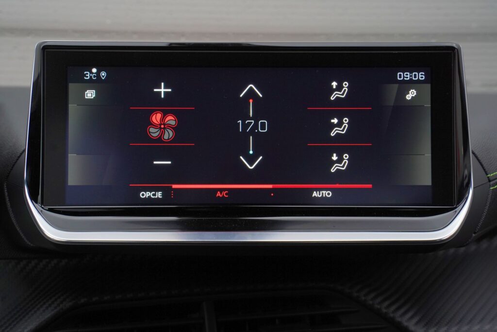 Peugeot e-2008 II - ekran