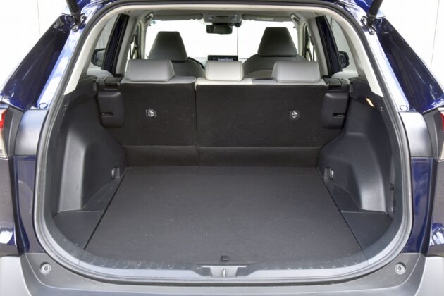Toyota RAV4 V - bagażnik