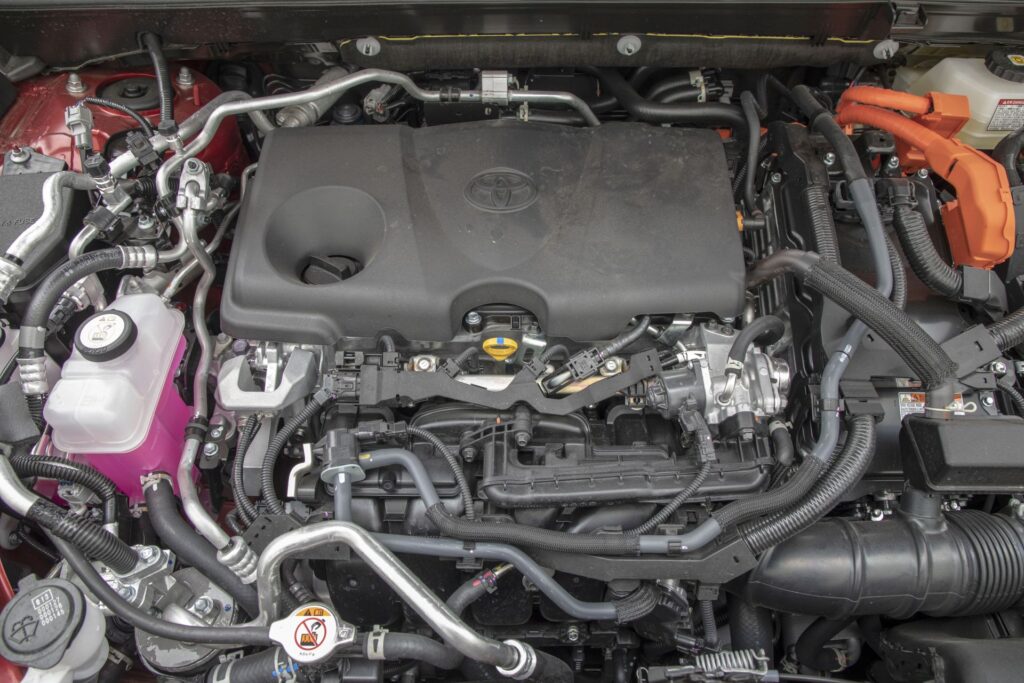 Toyota RAV4 V - silnik