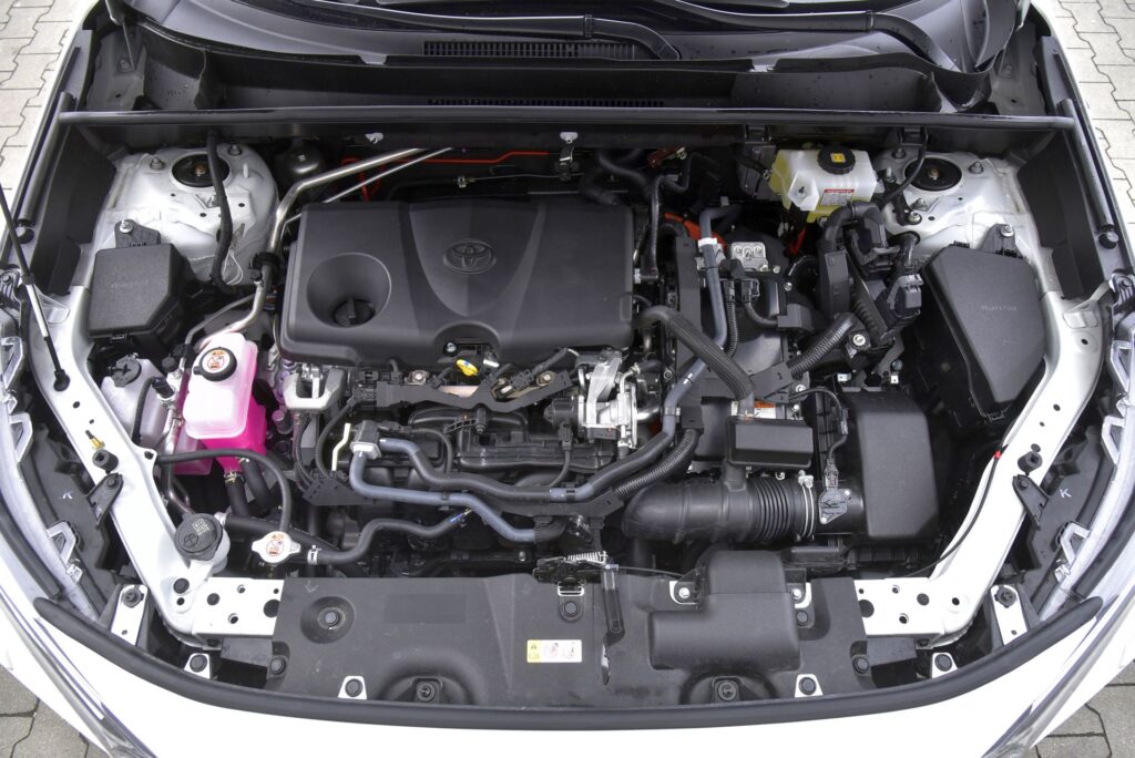 Toyota RAV4 V - silnik
