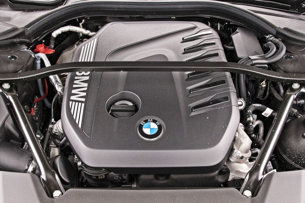 BMW serii 7 - silnik