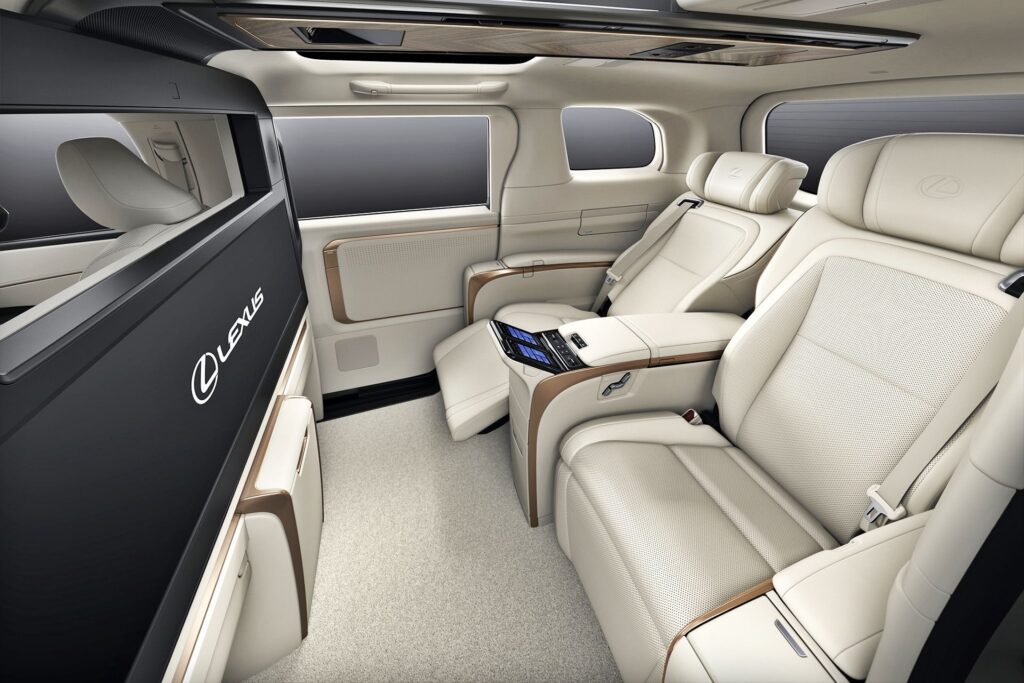 Lexus LM - wnętrze