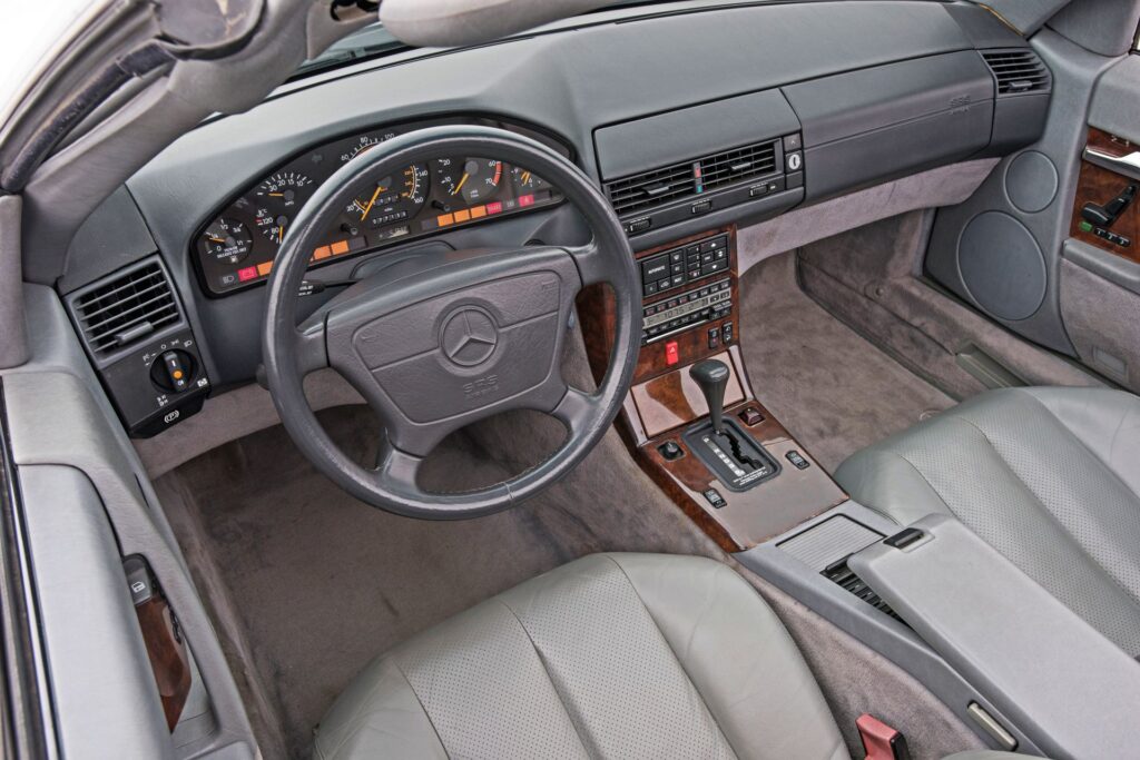Mercedes SL (R129) - interior