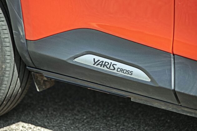 Toyota Yaris Cross GR Sport - listwa drzwi