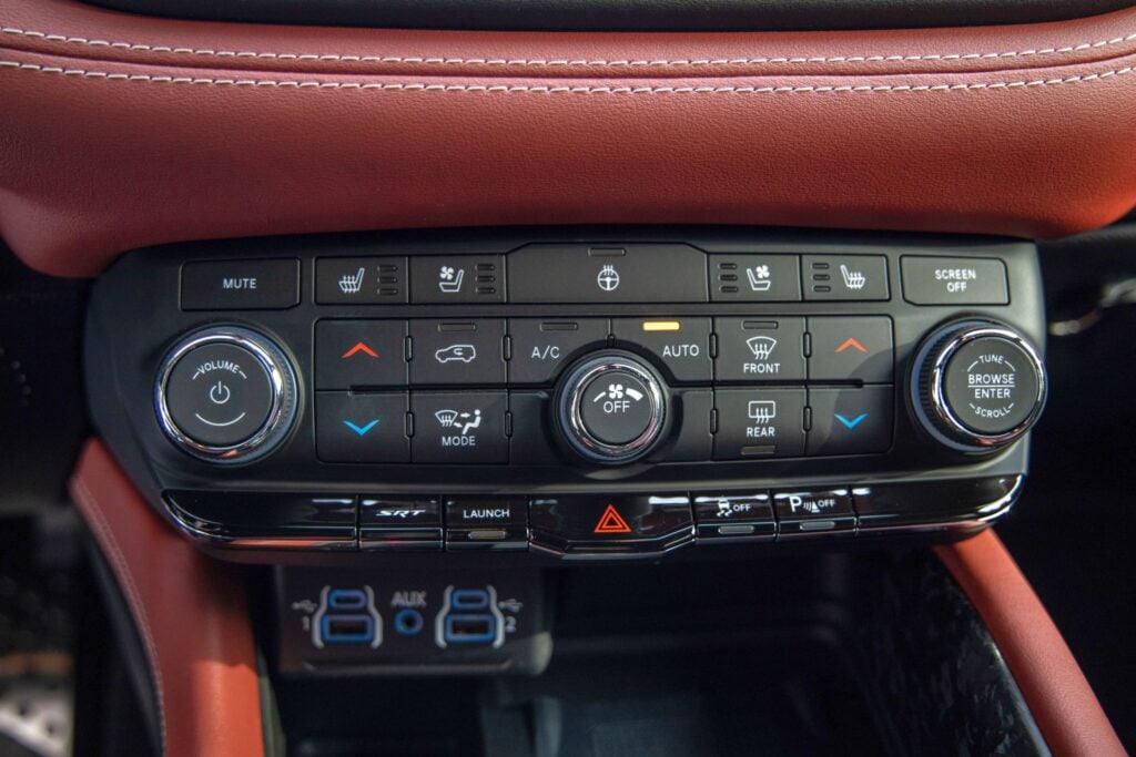 Dodge Durango III - panel klimatyzacji