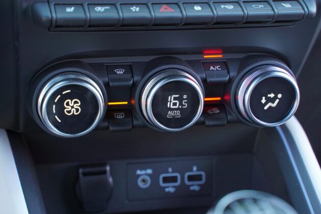Renault Clio V - panel klimatyzacji