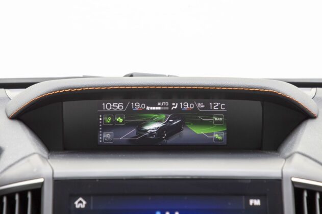 Subaru XV II - ekran
