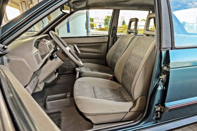 Seat Ibiza Mk1 - fotele przednie