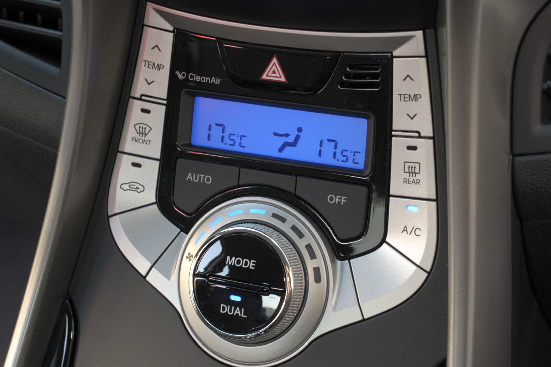 Hyundai Elantra V - panel klimatyzacji