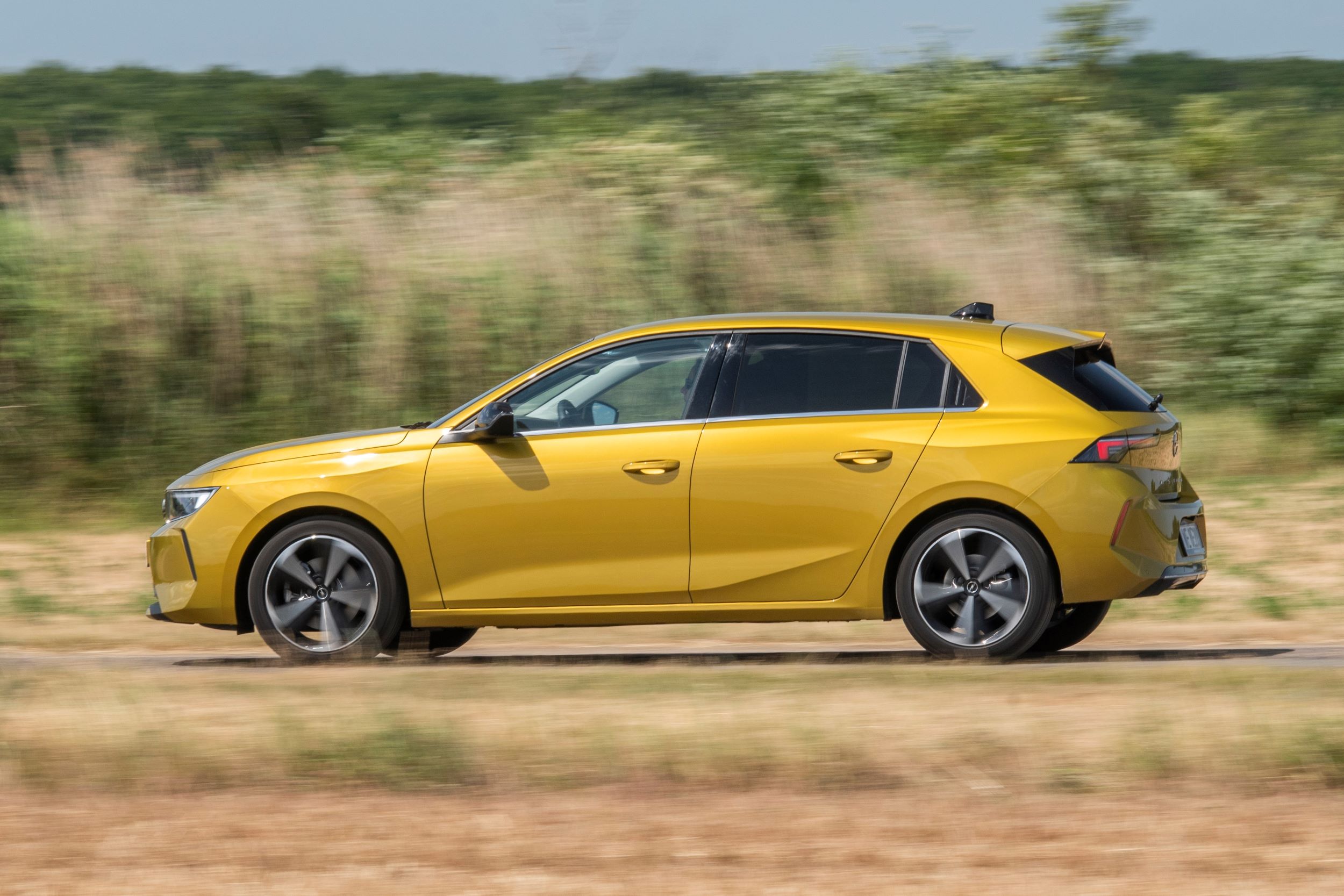 Opel Astra - bok