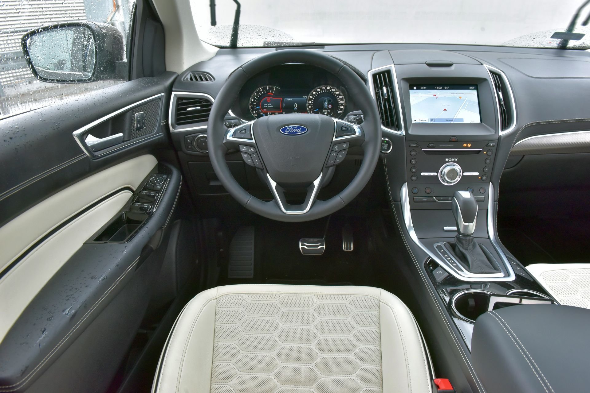 Ford Edge II - kokpit